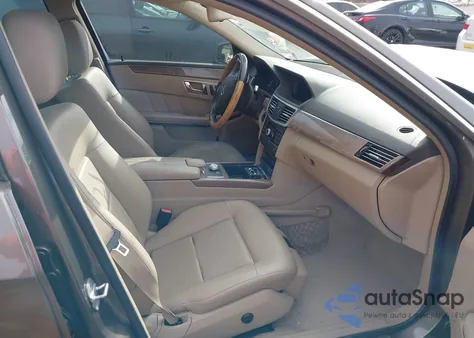 2011 Mercedes-Benz E 350 4Matic z USA, uszkodzony, nr VIN WDDHF8HB2BA482172